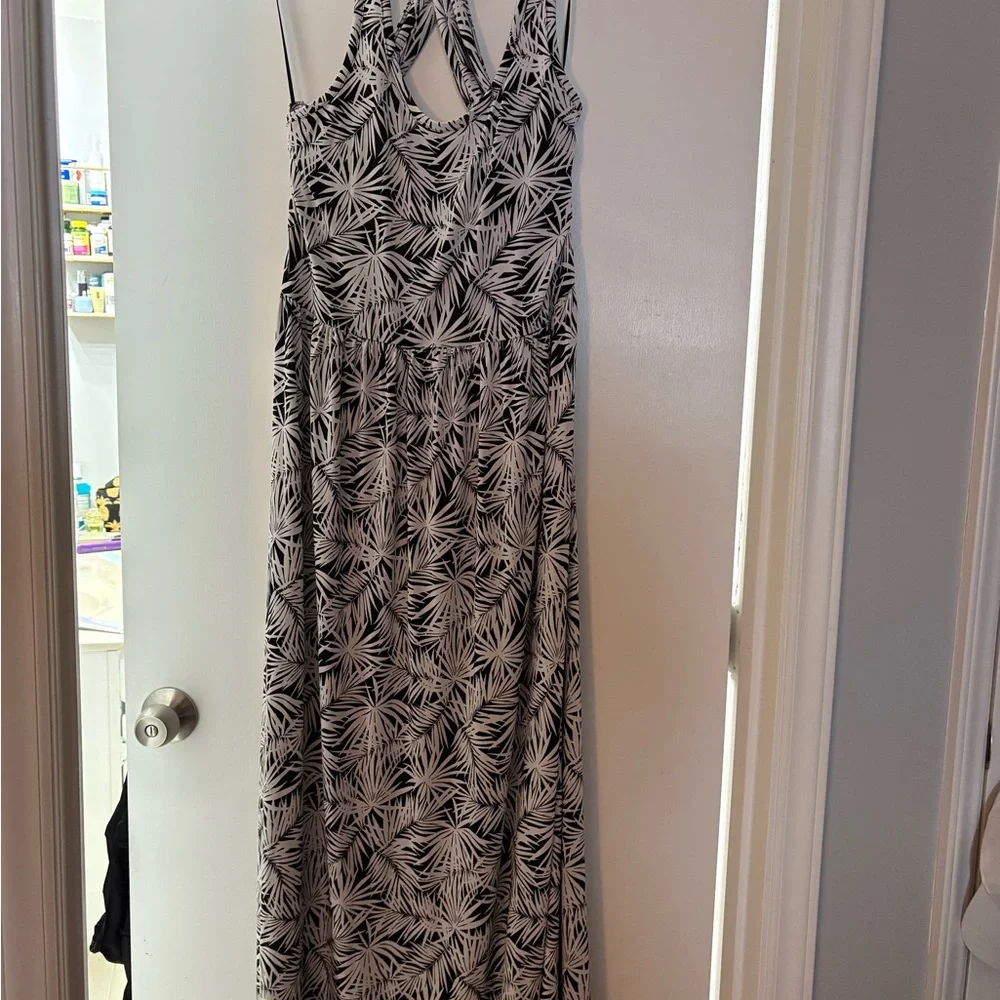 MICHAEL Michael Kors Black and White Sleeveless Maxi Sundress - Picture 1 of 4